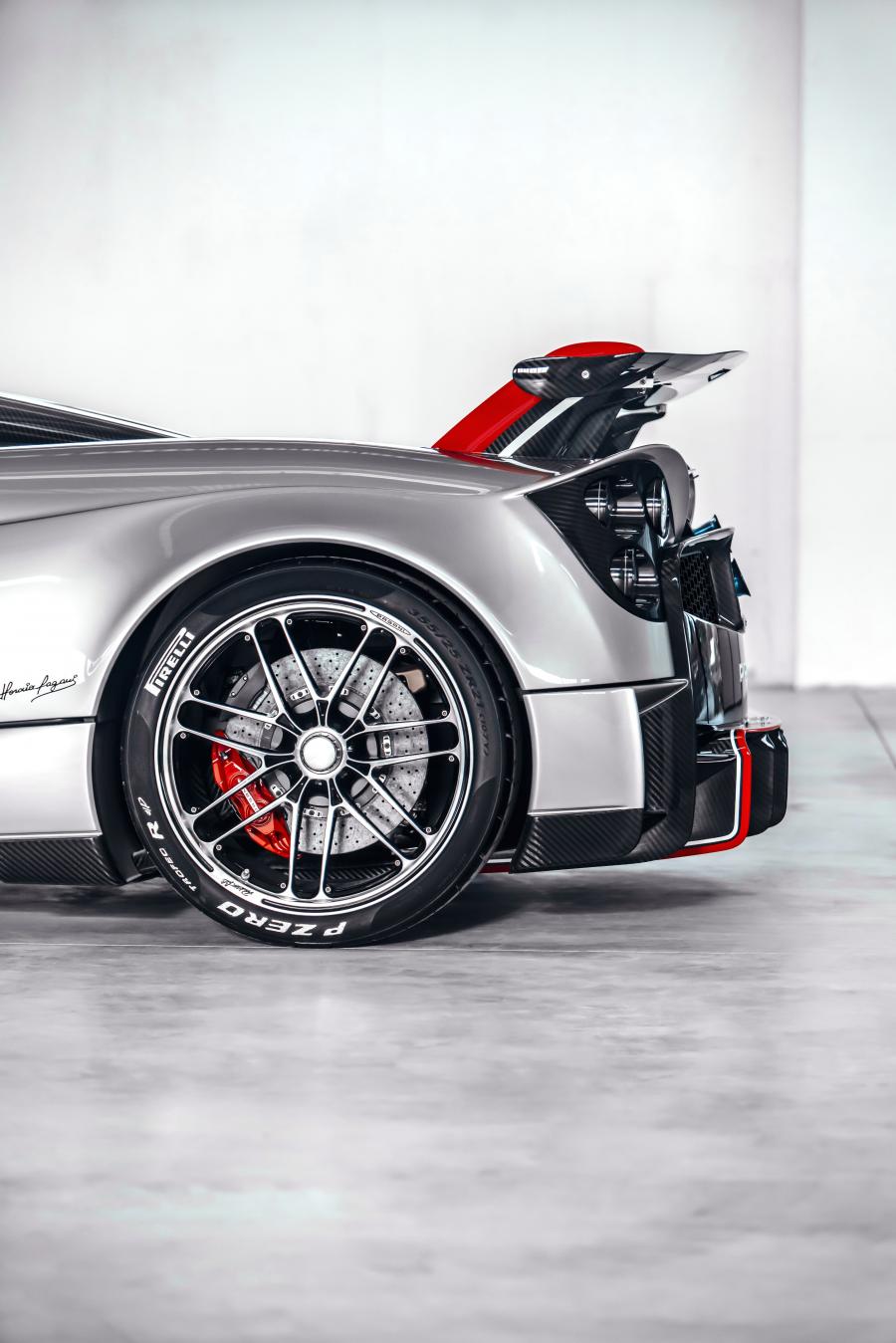 Детали экстерьера Pagani Huayra Roadster BC 2019 года  (фото 31 из 43)